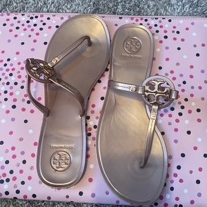 Size 8 Tory Burch jelly millers!